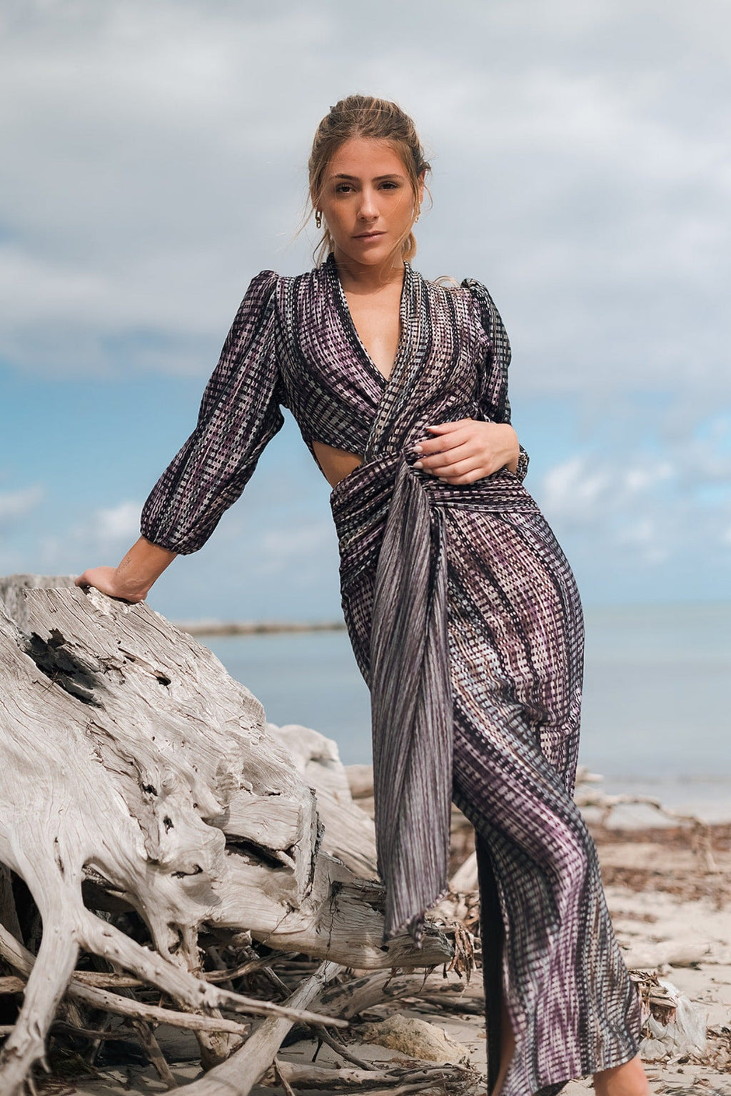 Side cut out long sleeve midi dress