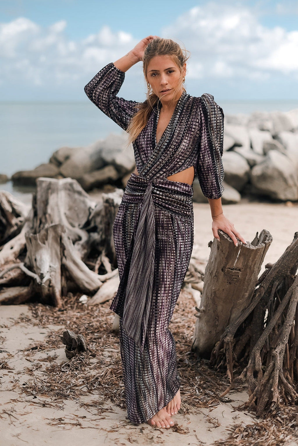 Side cut out long sleeve midi dress